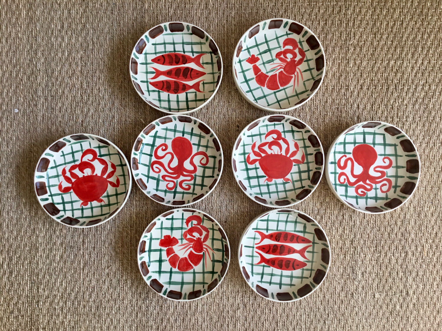 Lot de 8 assiettes creuses peintes à la main