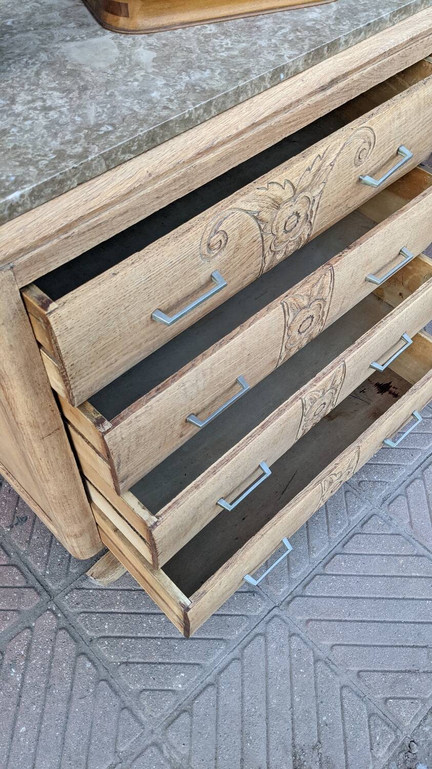 Art deco chest of drawers