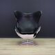 Egg chair de Arne Jacobsen en cuir de vache