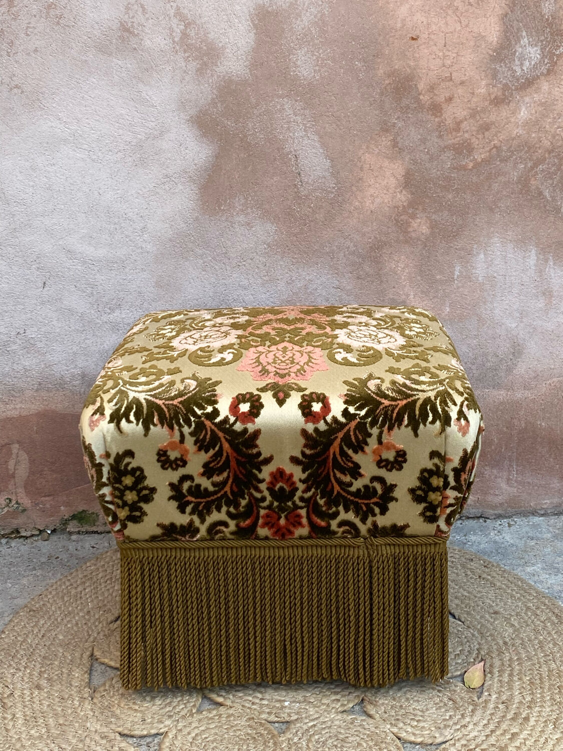 Toad armchair