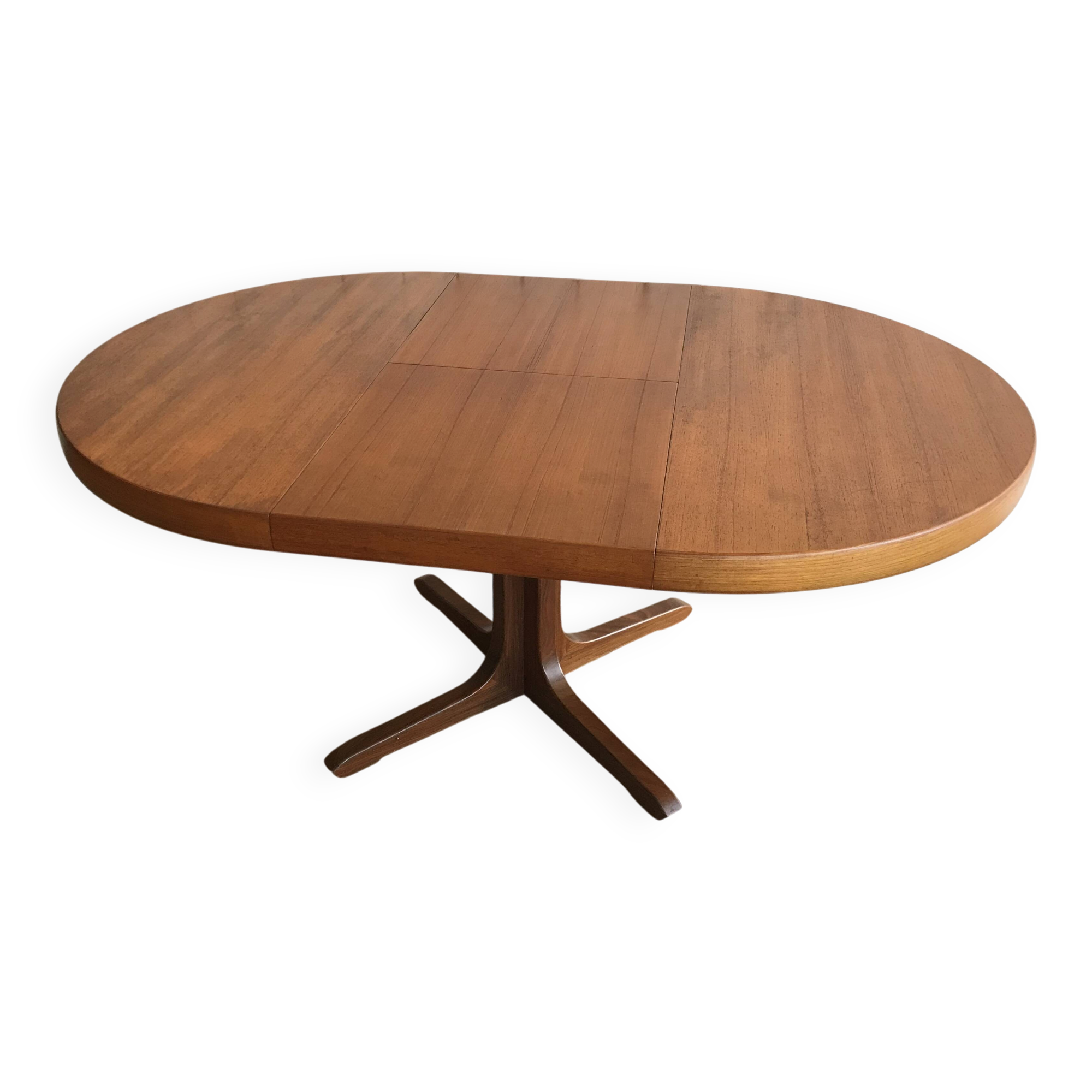 Baumann dining table in teak.