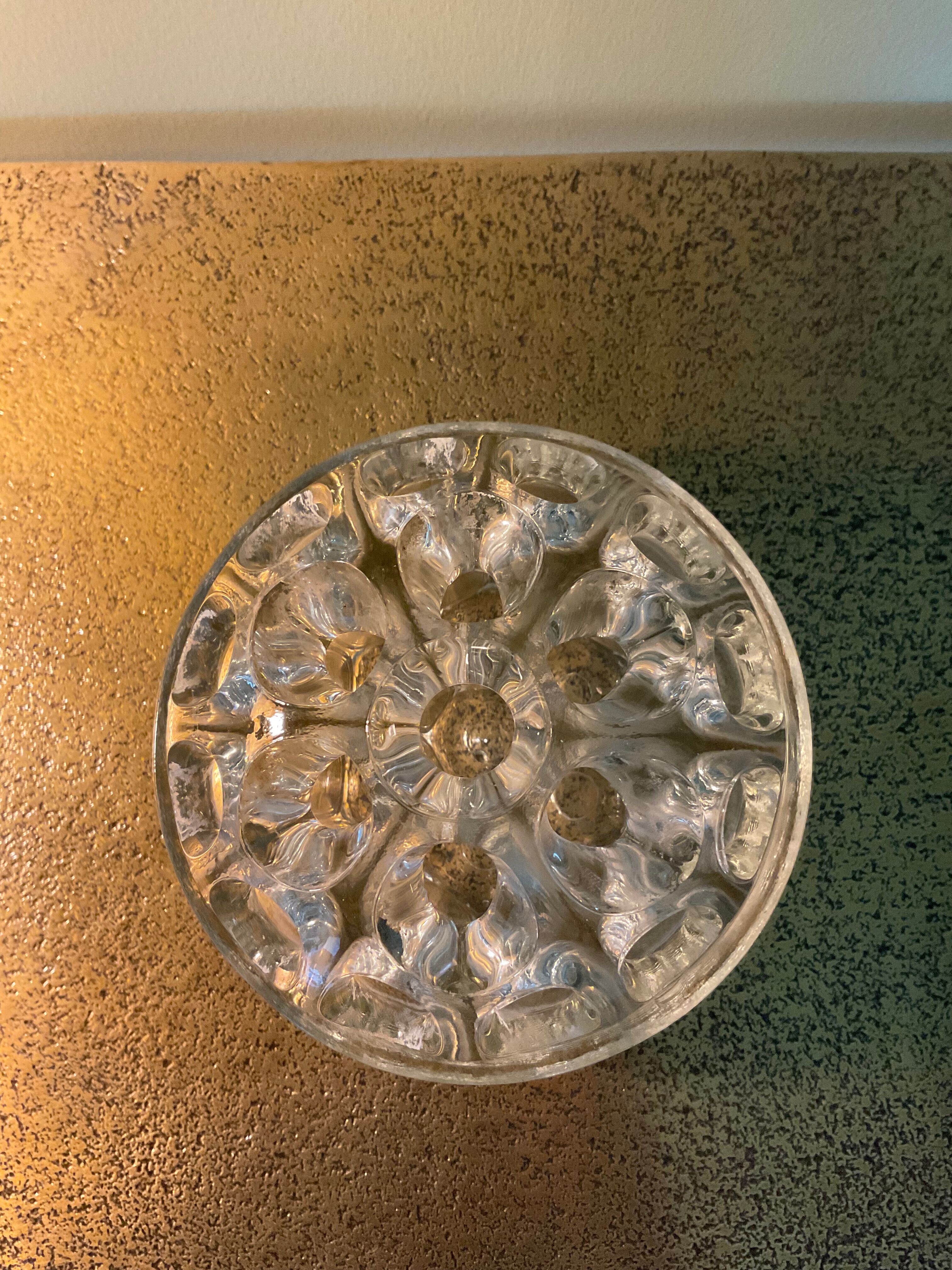 Pique fleurs Vintage . En verre
