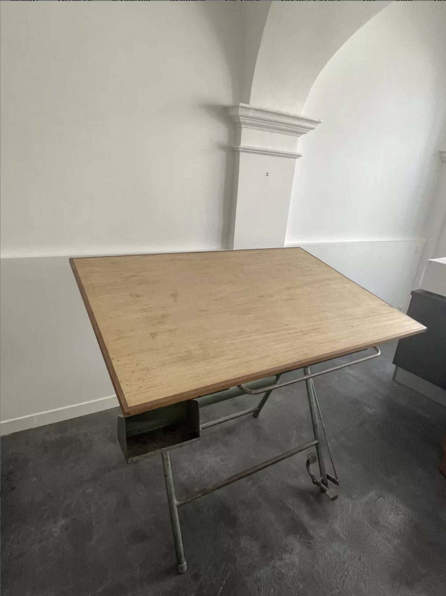 Heliolith Paris Lyon drawing table