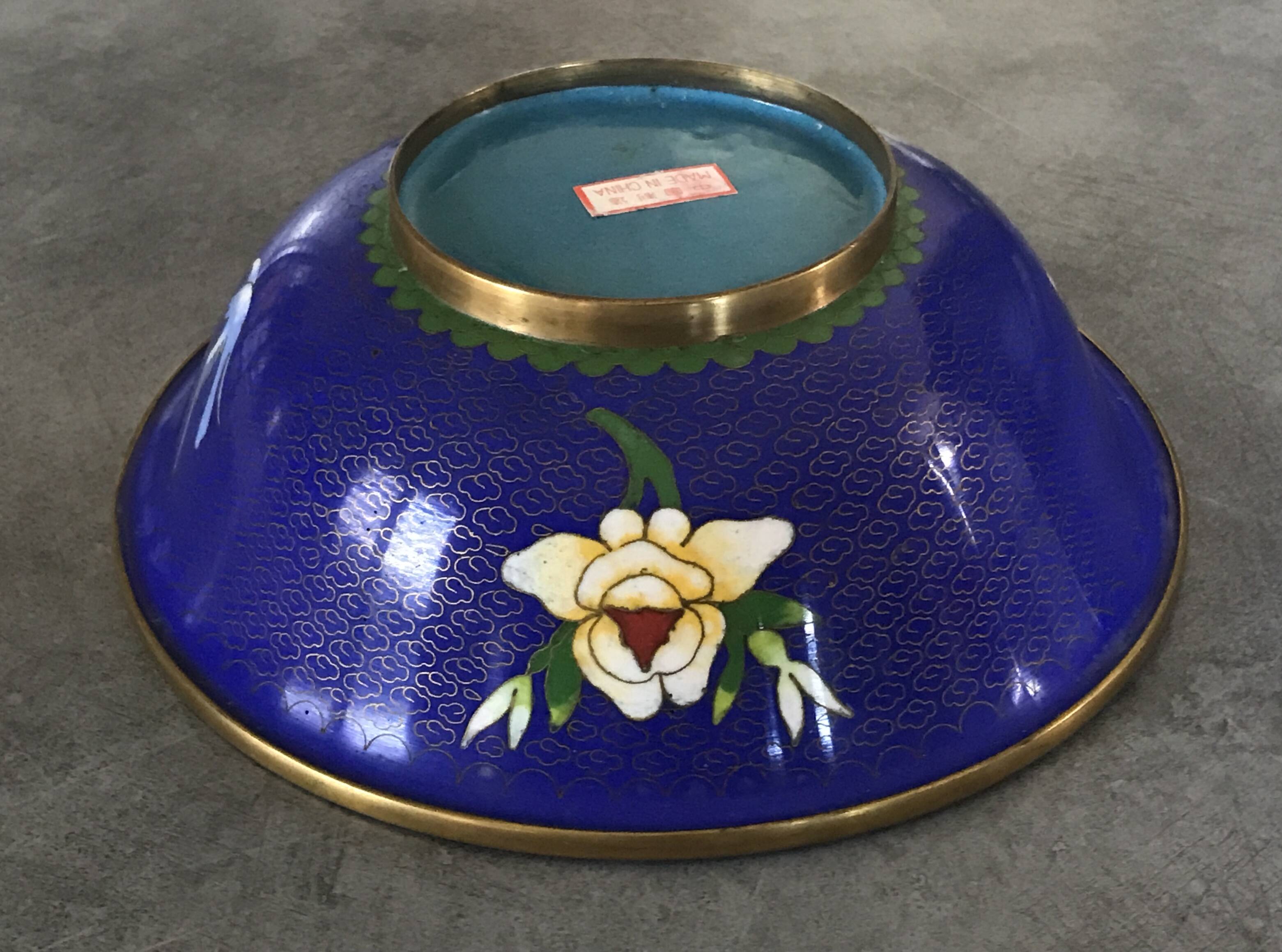 Cloisonné enamel cup with floral decoration