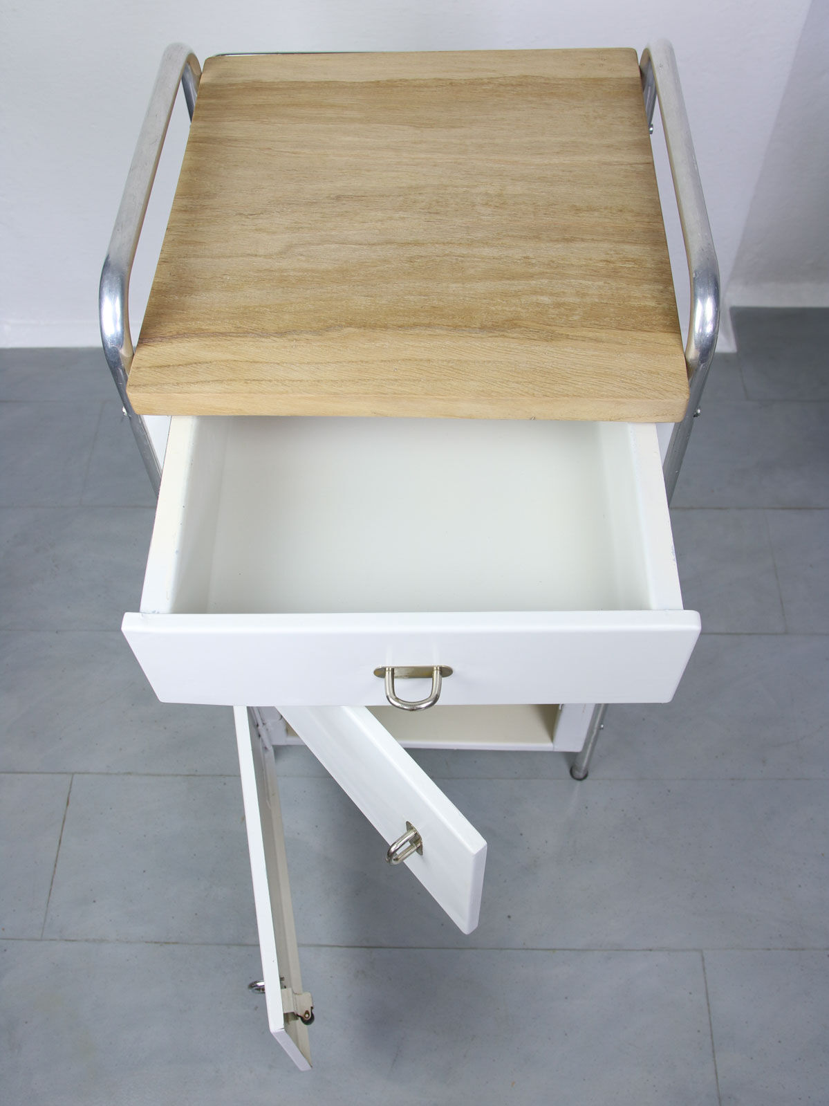 Armoires industrielles du milieu du siècle