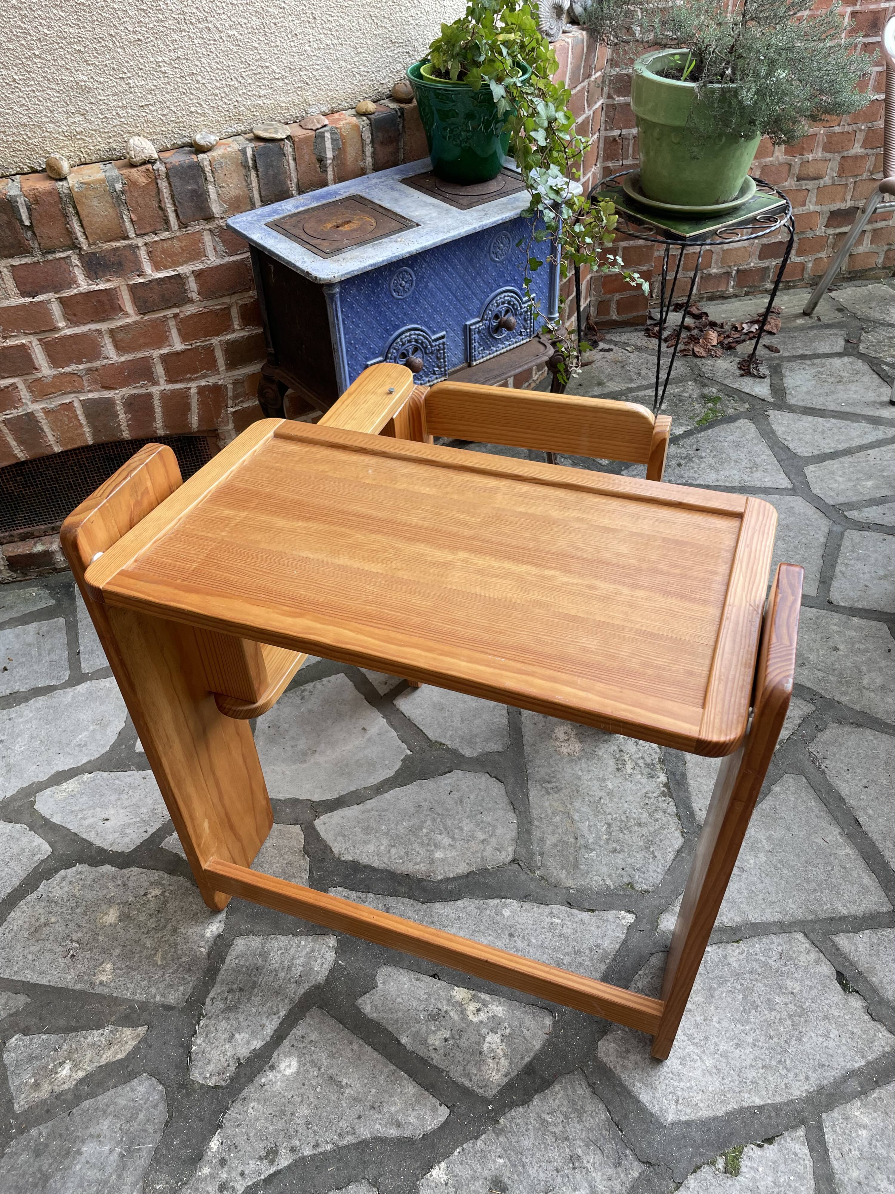 Trama folding children's desk