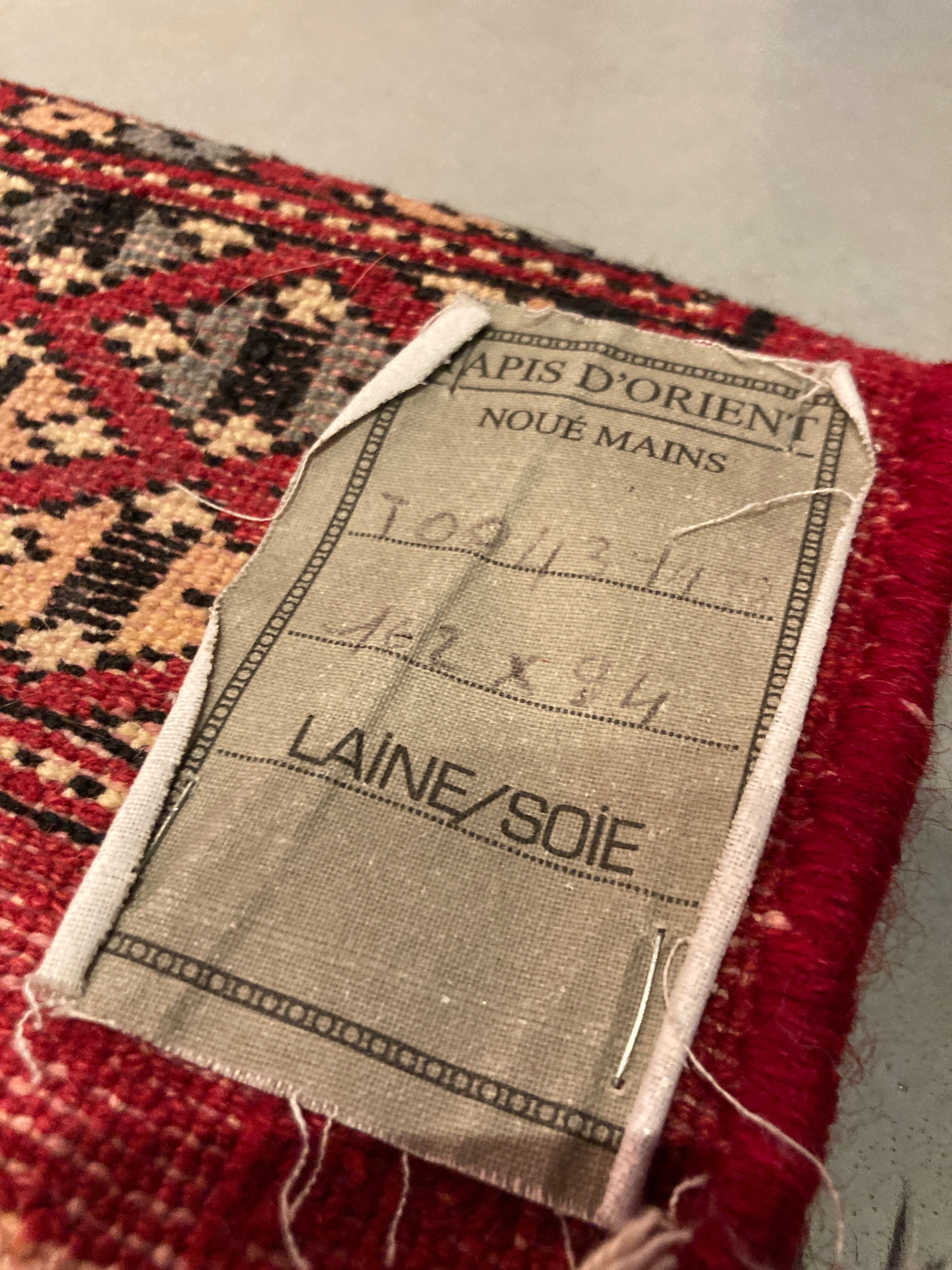 Hand-knotted oriental rugs in wool and silk