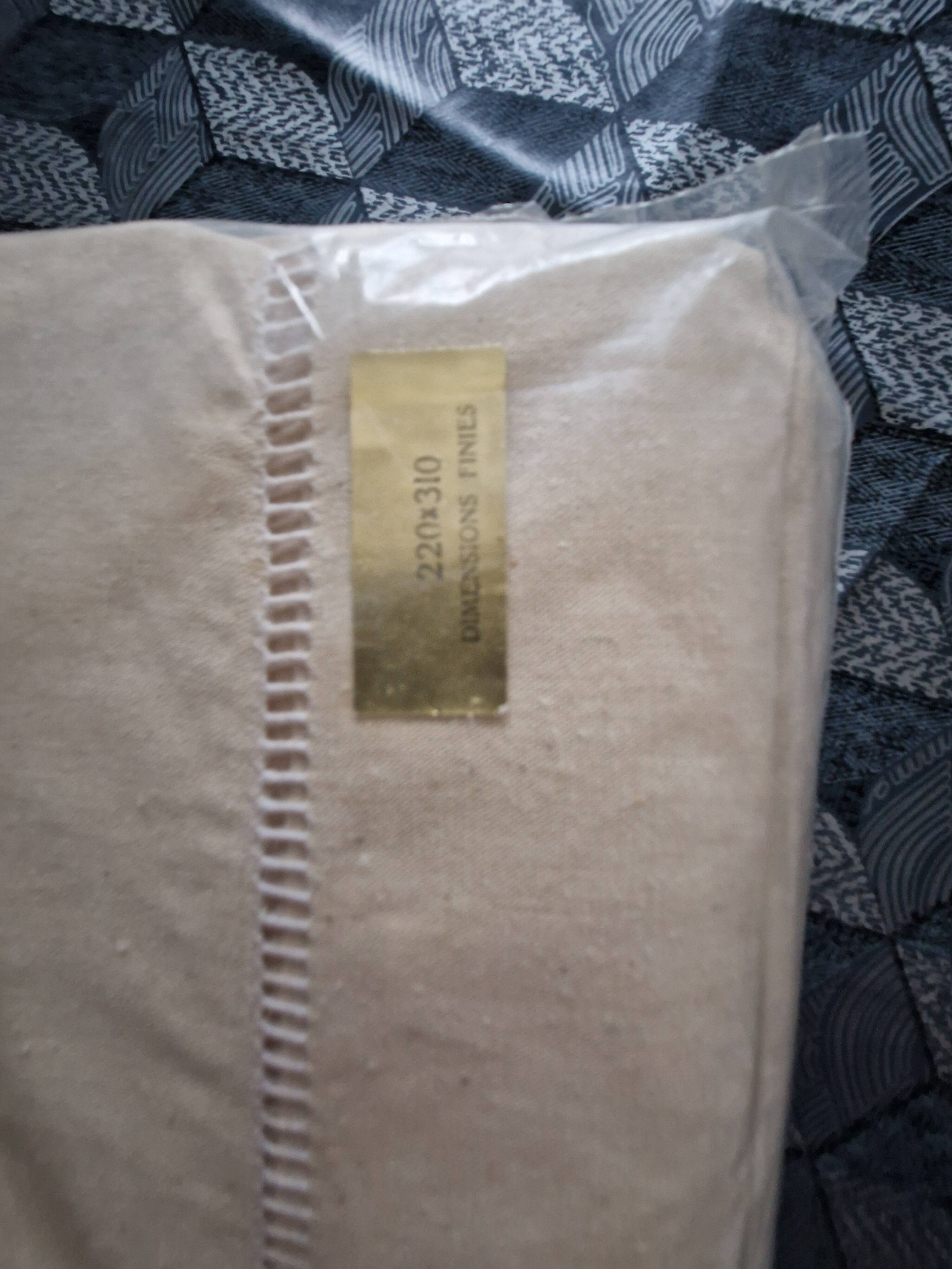 Drape in mixed fabric