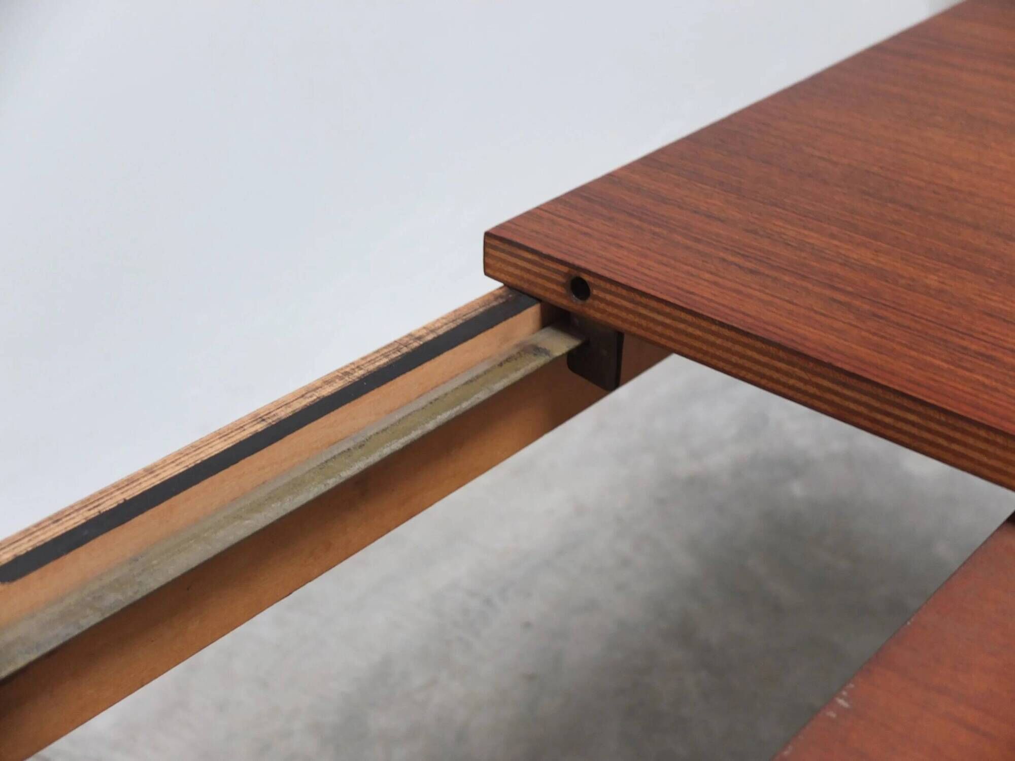 Table à manger extensible par Roger De Winter pour E.M.Y., années 1960.