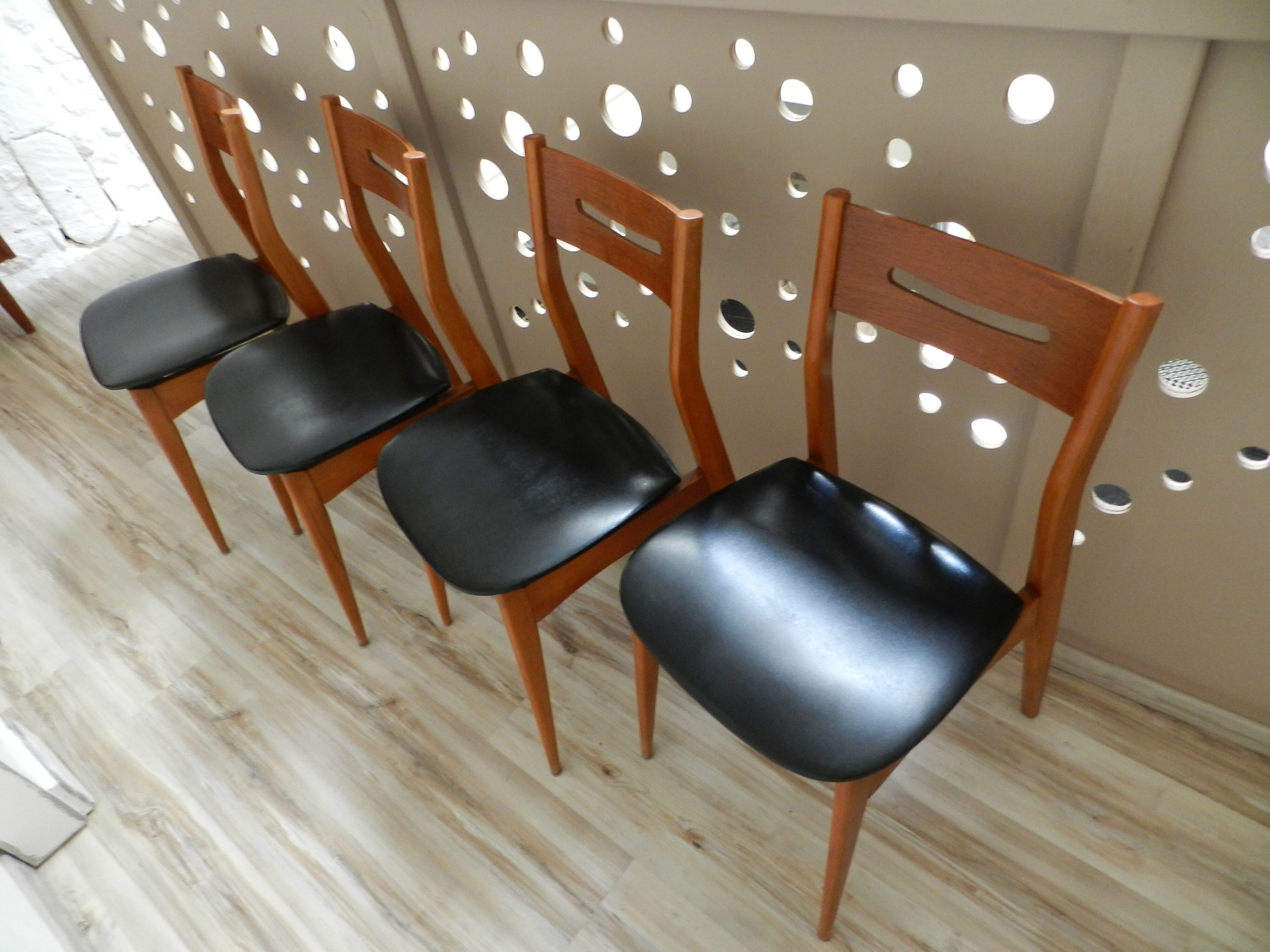 Set of 4  scandinavian nordic chairs
