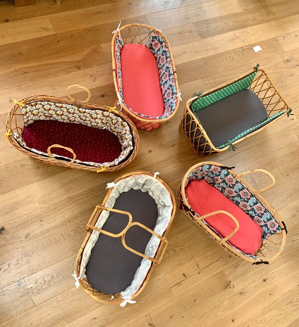 Couffin fines boucles rotin avec anses