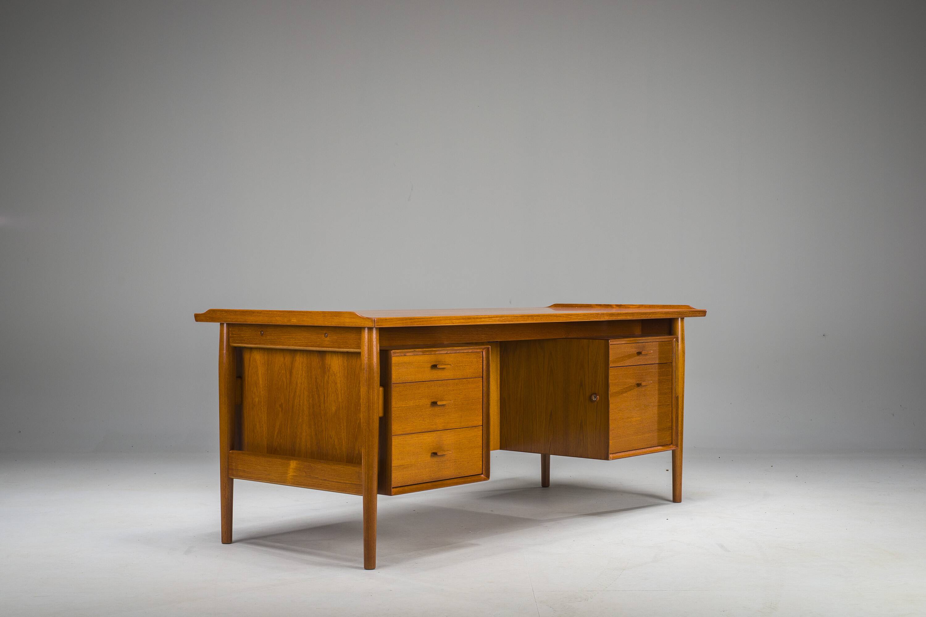 Model 207 Desk in Teak by Arne Vodder for Sibast, 1960s