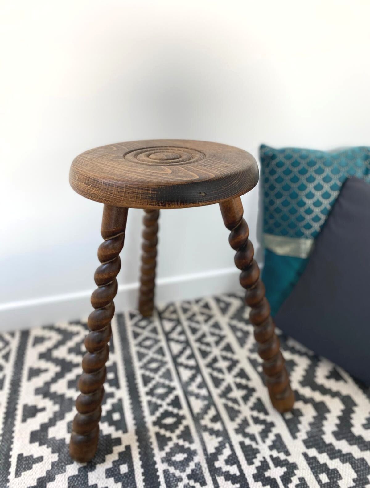 Tripod tabouret