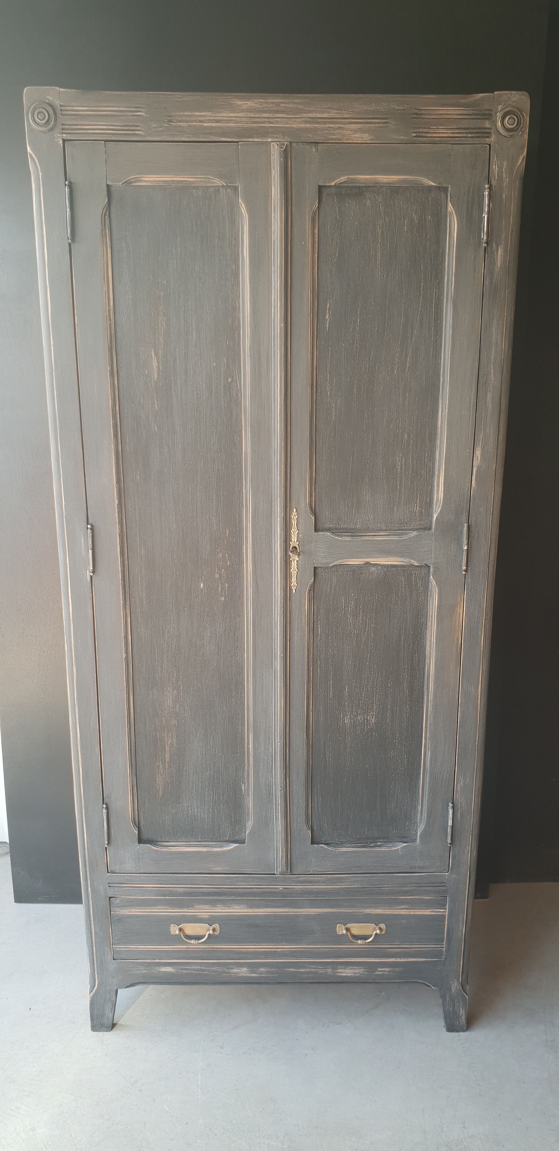 Armoire parisienne  vintage