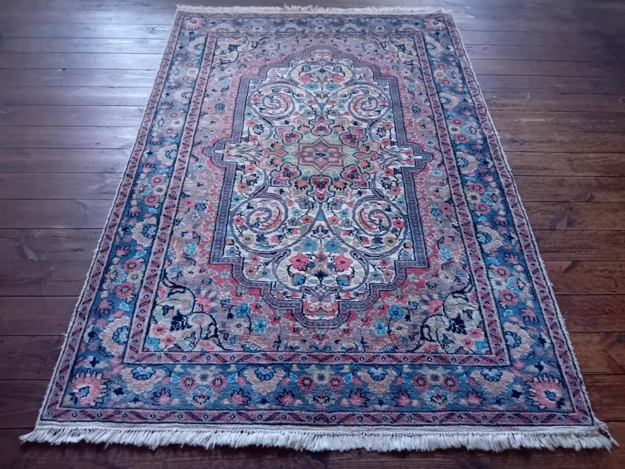 Handmade Pakistani Punjabi Rug 187x129cm