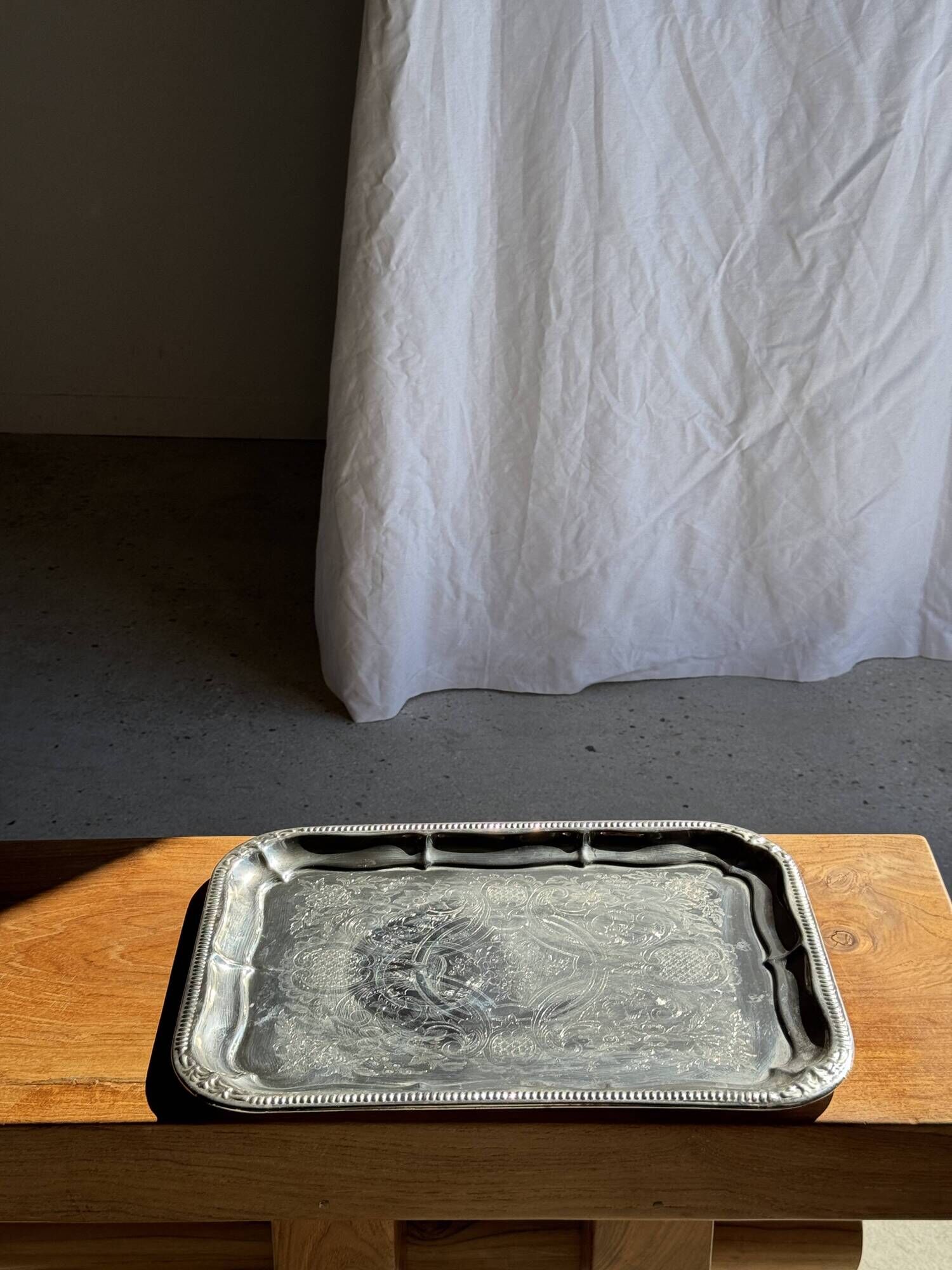 Large vintage silver-plated tray with a floral design in Art Nouveau style L4