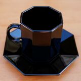 Set of 6 cups and under black vintage cups