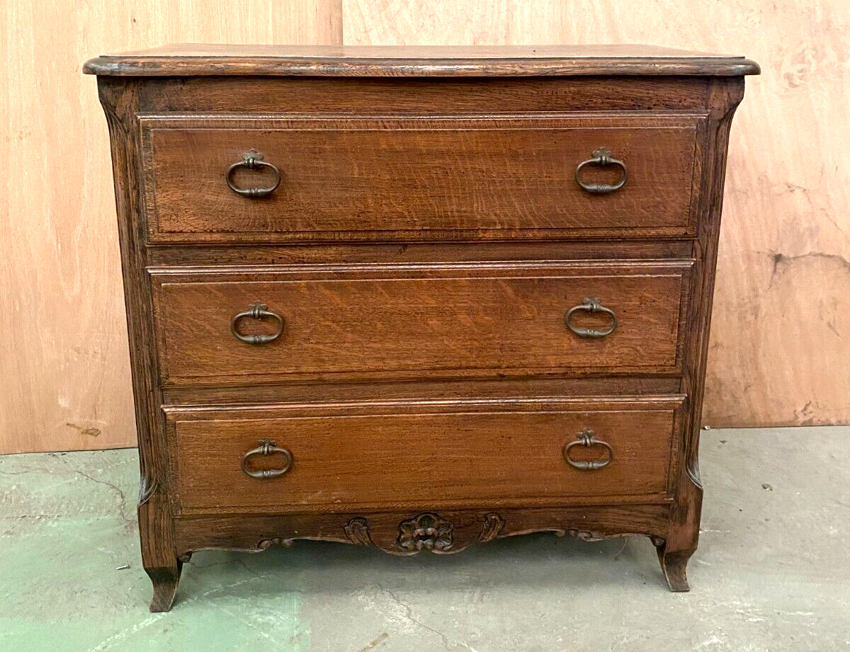 Neo-rustic oak chest of drawers, 20th century