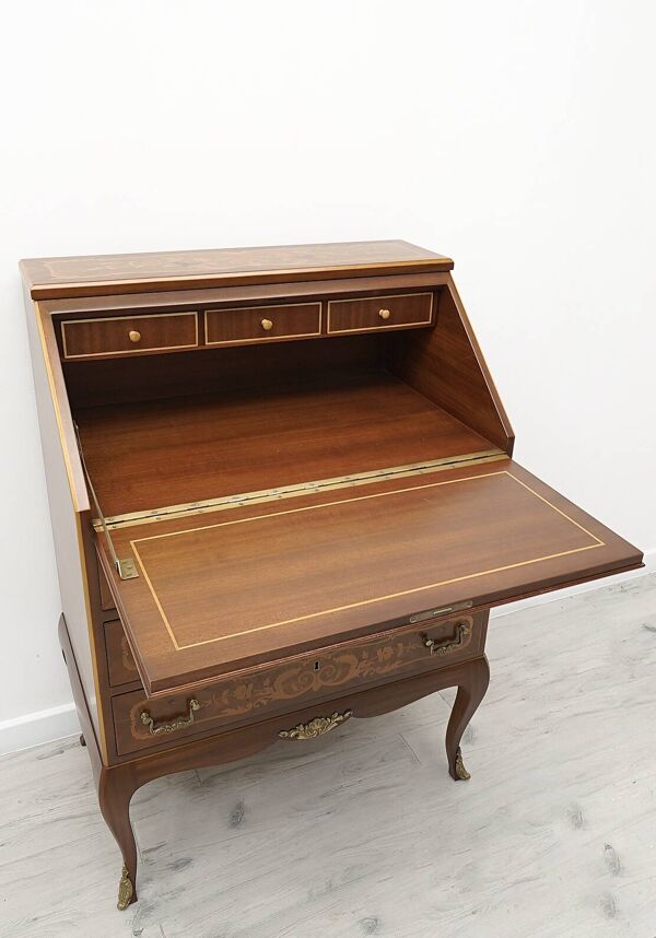 Bureau ancien et ancien, marqueterie. Après rénovation professionnelle.