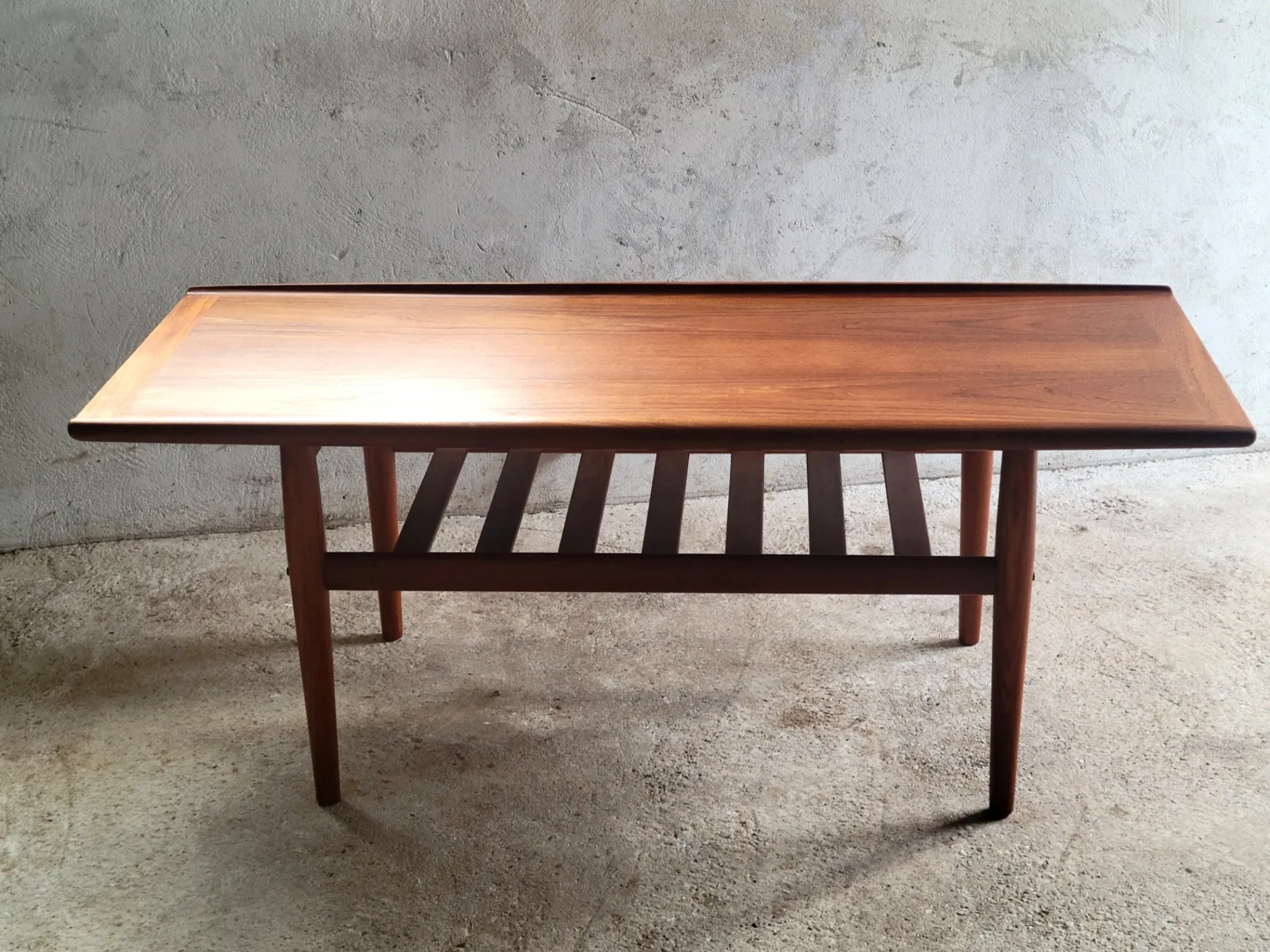 Grete Jalk GJ106 coffee table for Glostrup Møbelfabrik, Denmark, 1960s