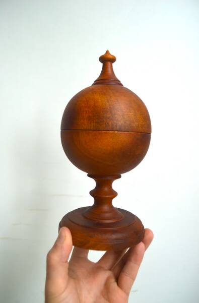 Boîte en bois tourné