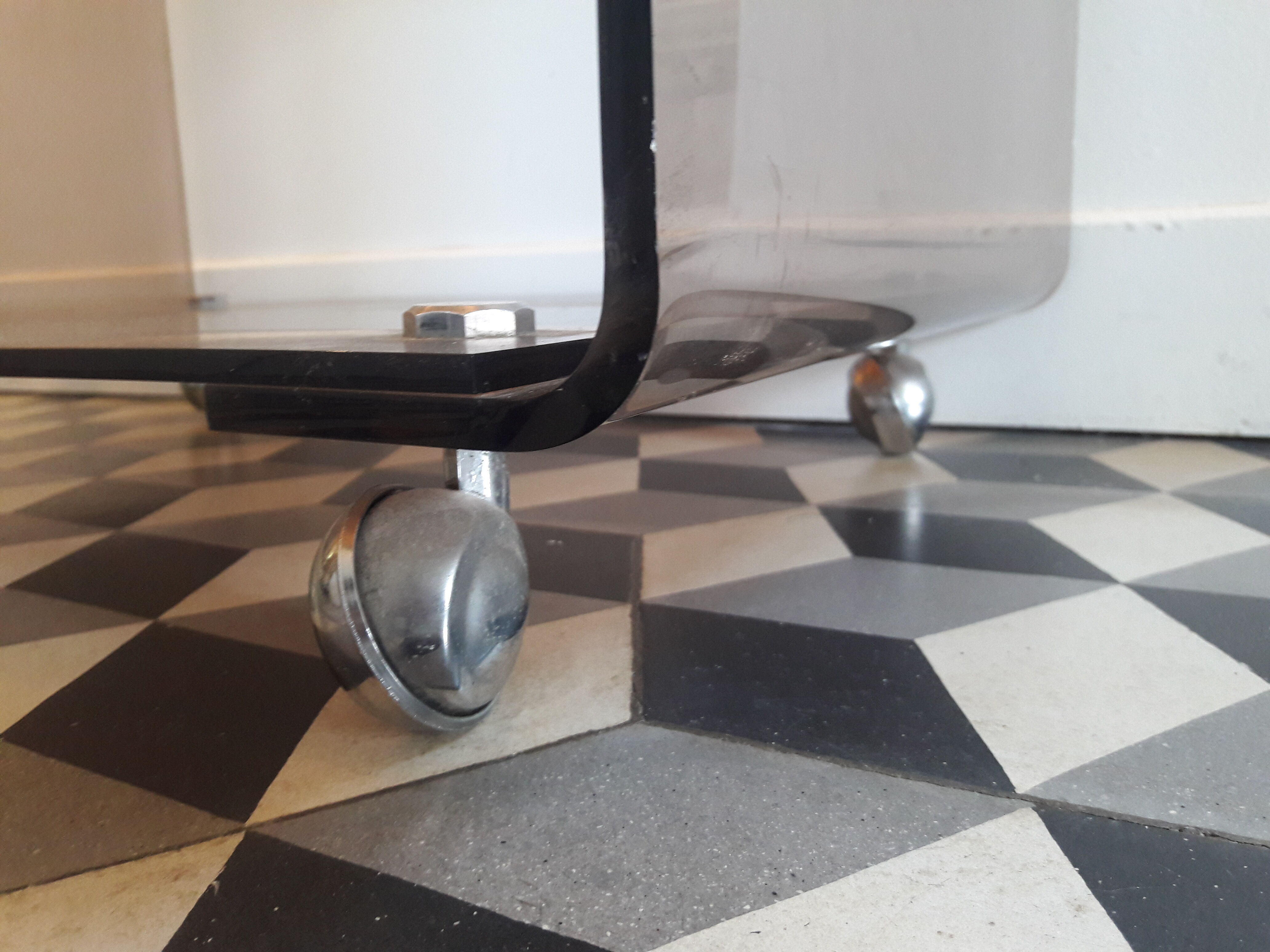 Coffee table David Lange 1970 vintage plexiglas smoked rolling furniture HFI TV