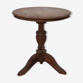 Round table in teak wood
