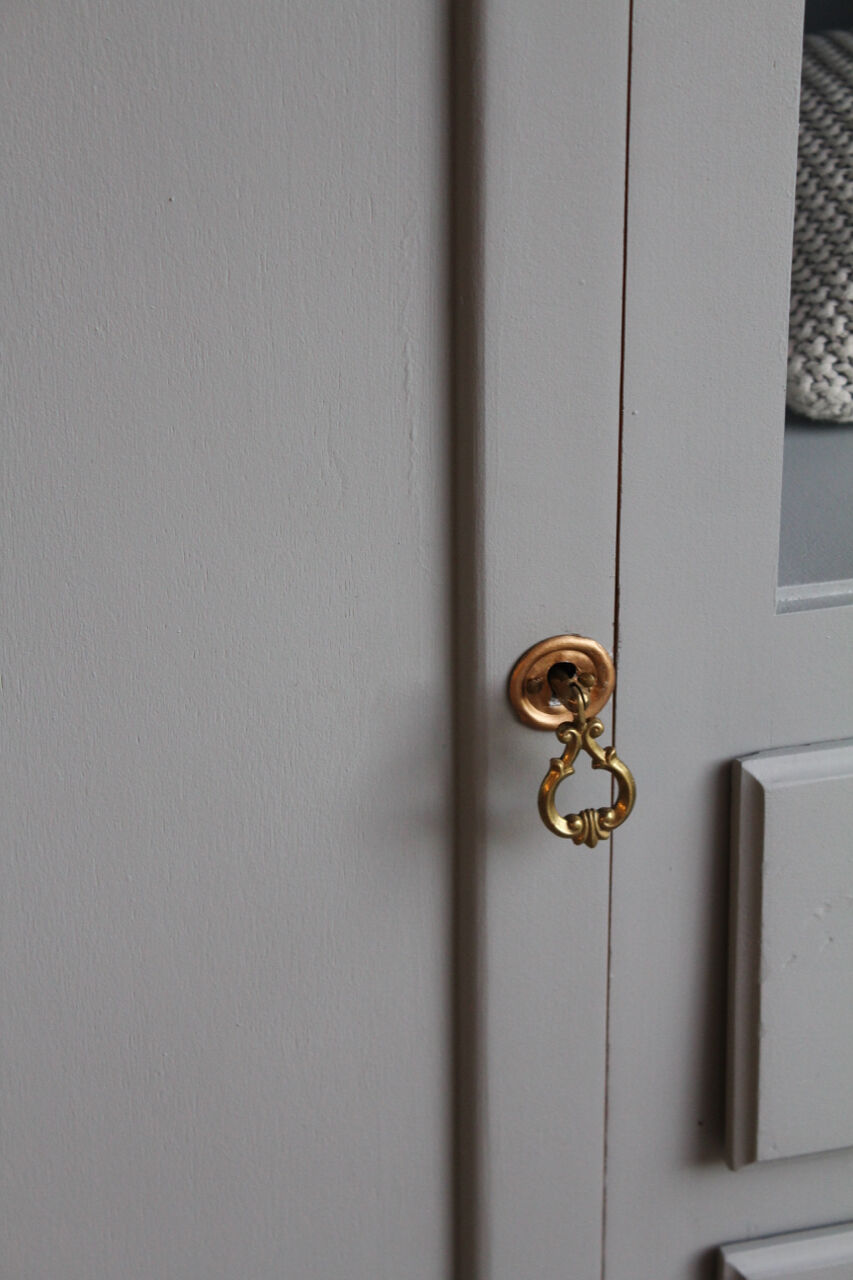 Asymmetrical wardrobe