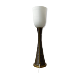 Lampe de table Sonja Katzin mid-century laiton et verre opalin