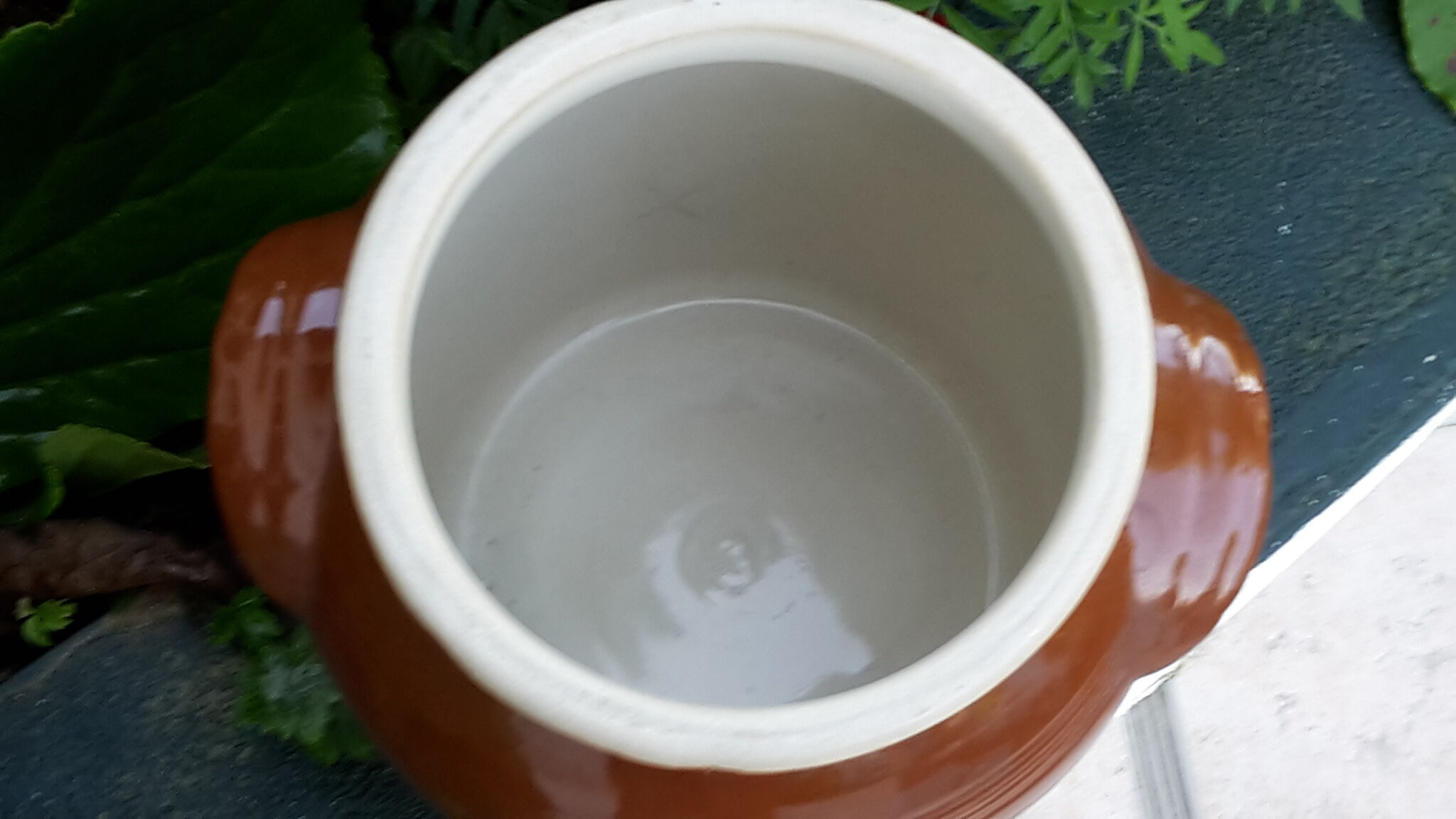 Pot en grès vernissé