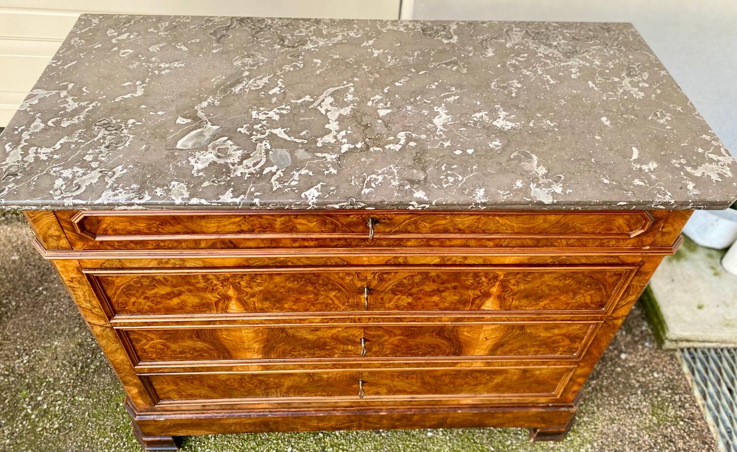 Louis Philippe chest of drawers in mahogany veneer