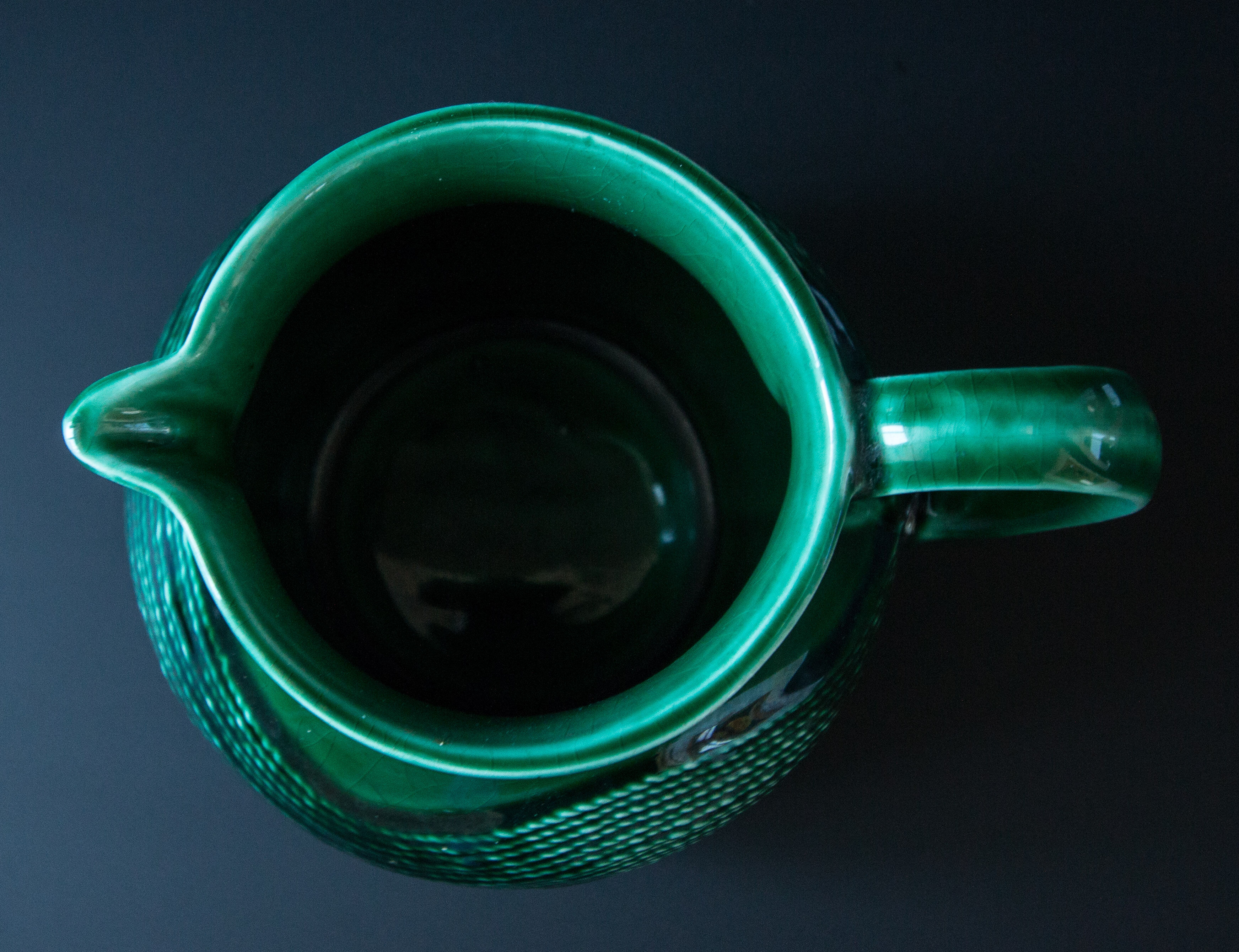 Green pitcher Sarreguemines Digoin vintage 60s slip