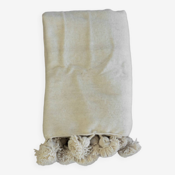 Moroccan blanket with wool pompoms - beige
