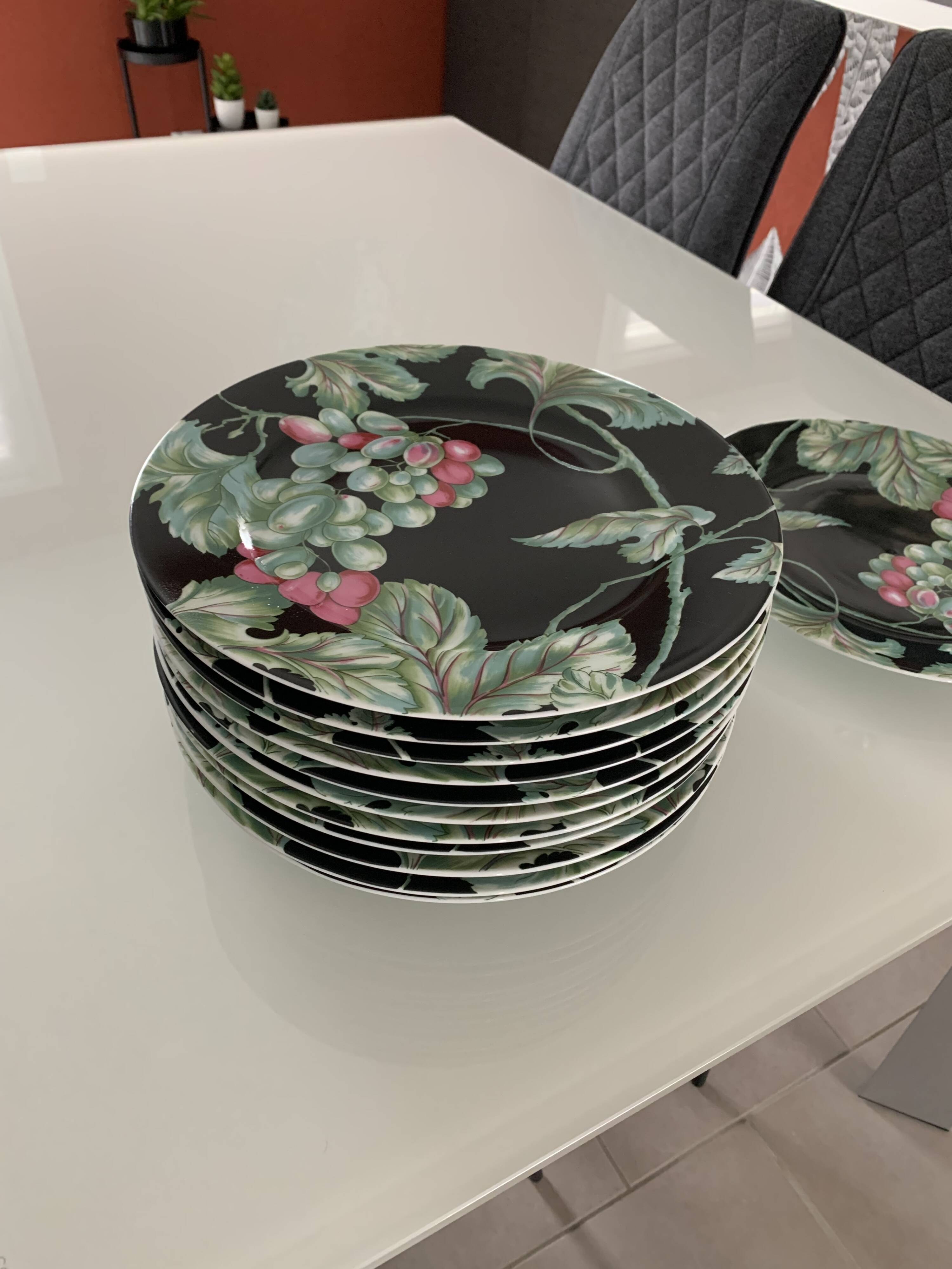 Assiettes « vendange Pierre Frey »