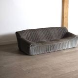 Canapé trois places original Cinna Sandra en velours par Annie Hieronimus, France années 1970