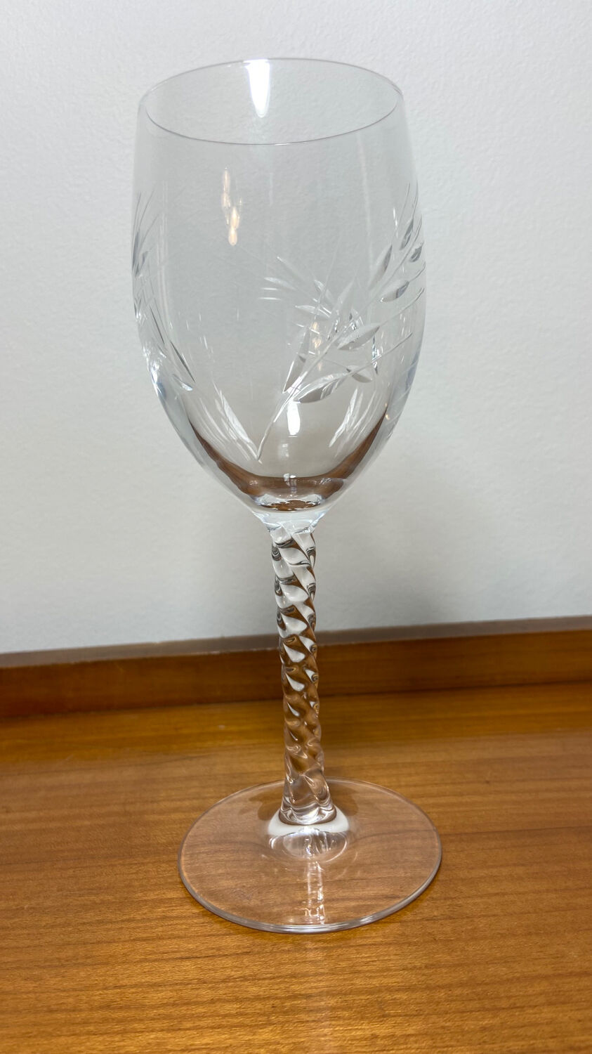 PRODUCT BHV - Set of 5 wine glasses in cut crystal 1970