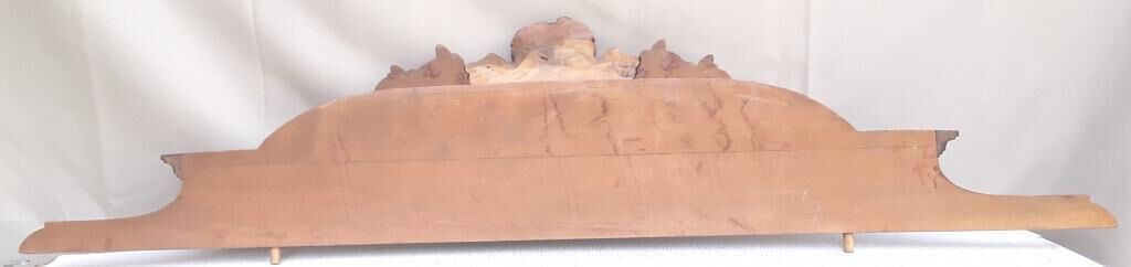 Pediment carved in walnut