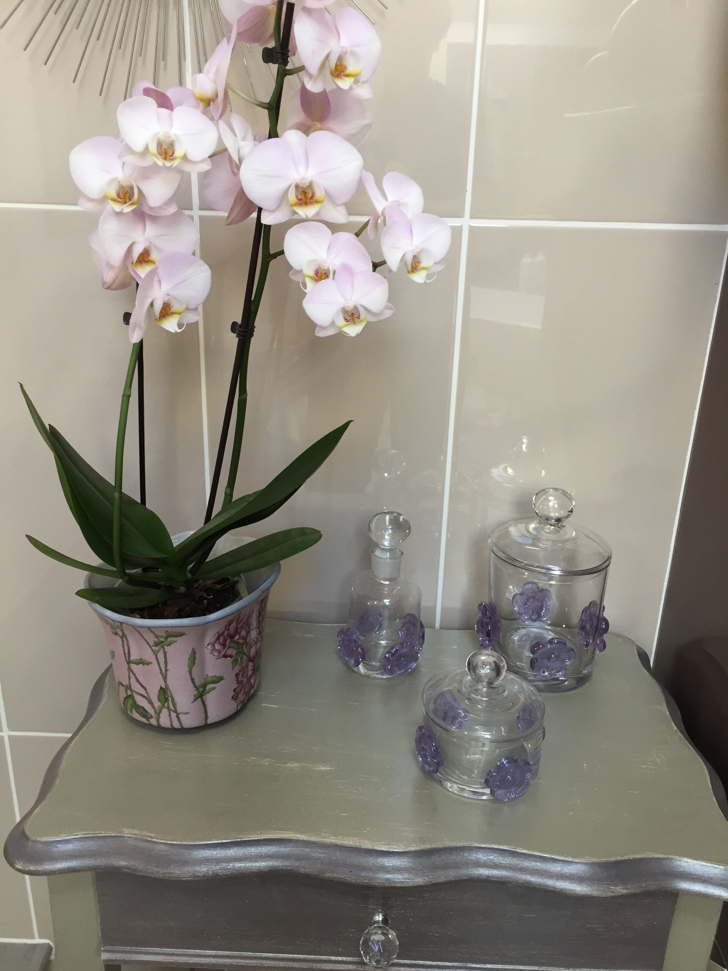 Three-piece glass-paste bathroom set