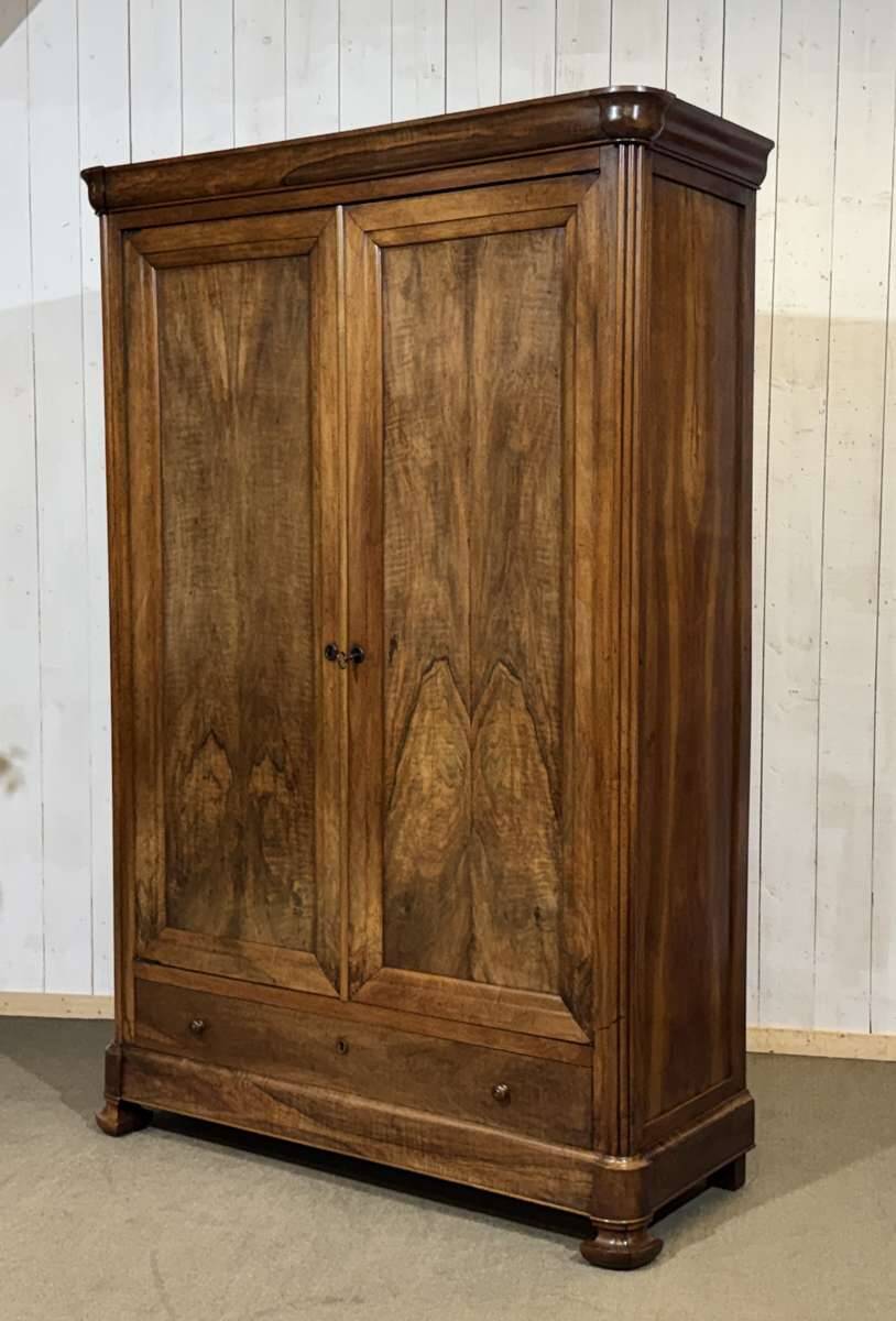 Armoire en noyer 19ème