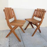 Pair of solid pine folding chairs - Editions DEJOU