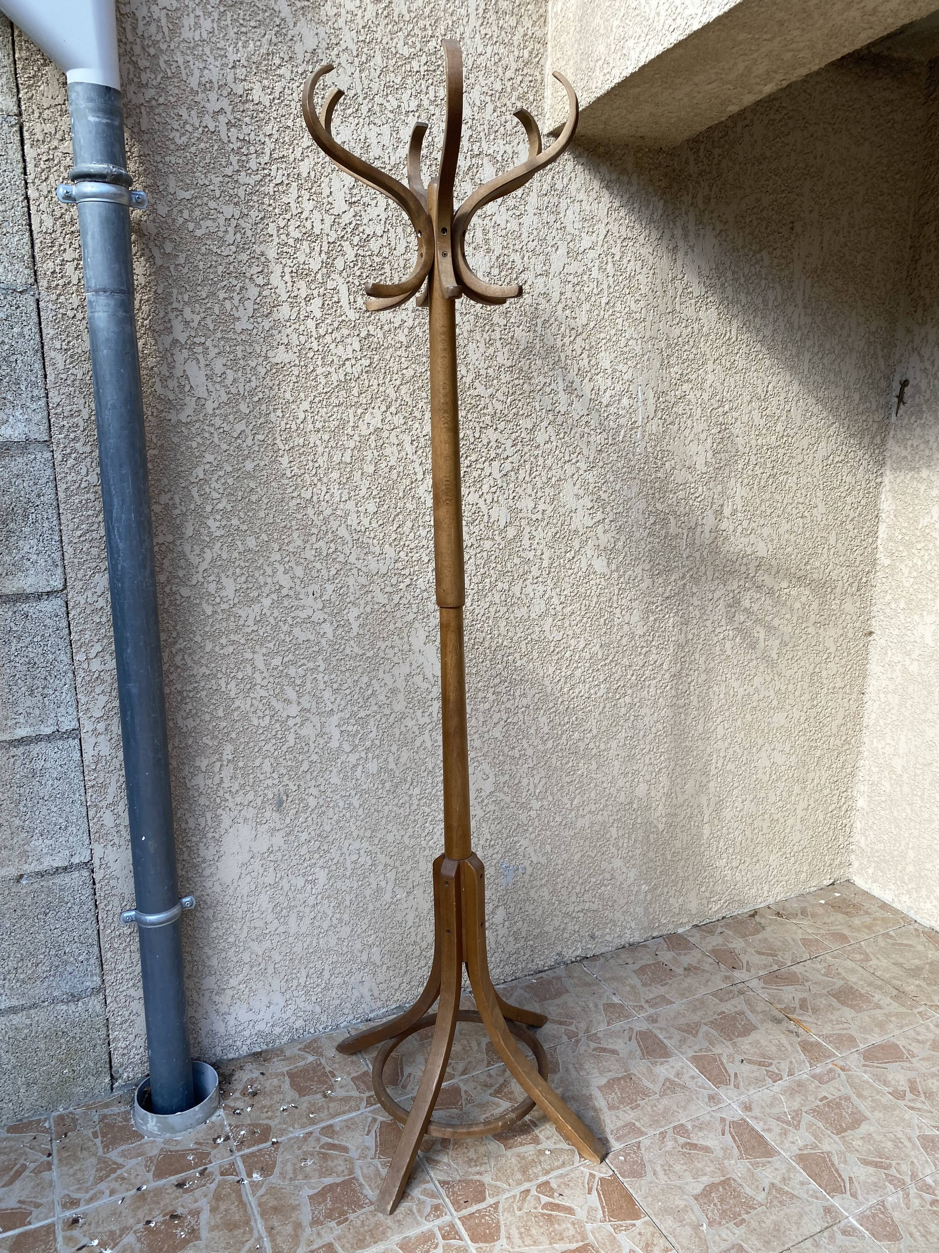 Parrot coat rack