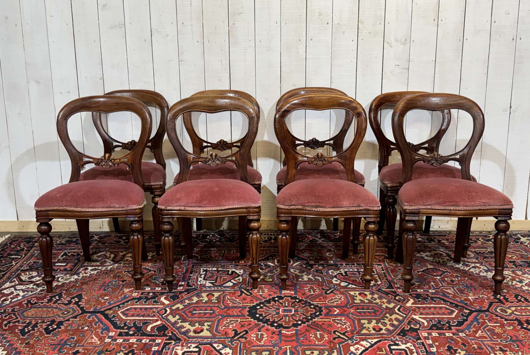 Suite de 8 chaises anglaises en acajou de style Victorien