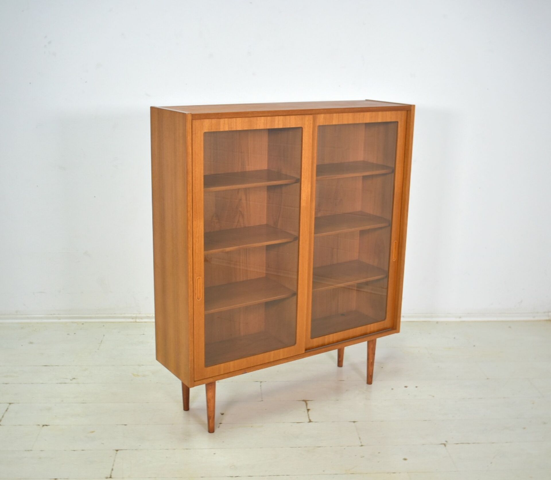 Showcase by Poul Hundevad 1960s skandinavian Teak Danish Highboard