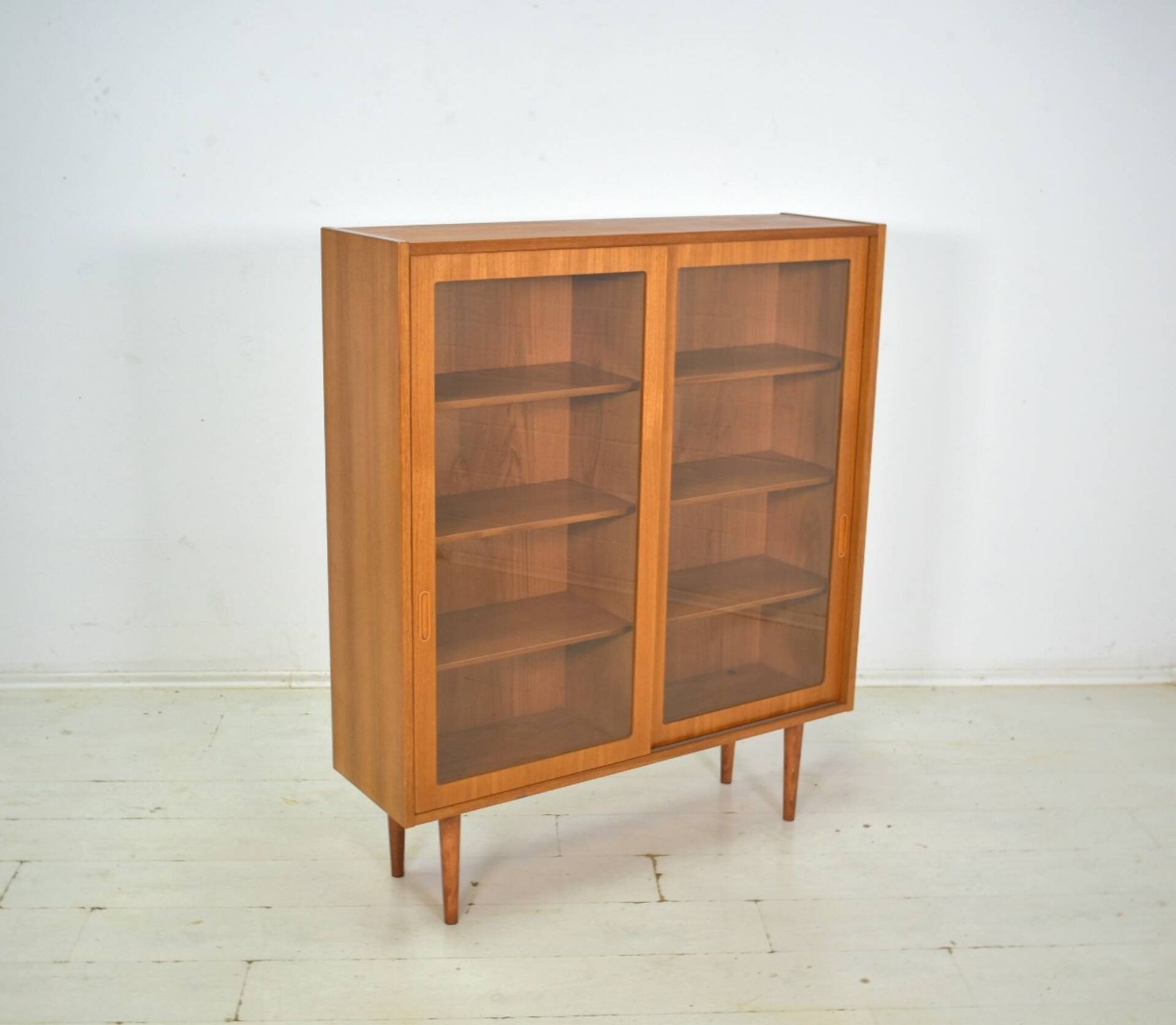 Showcase by Poul Hundevad 1960s skandinavian Teak Danish Highboard