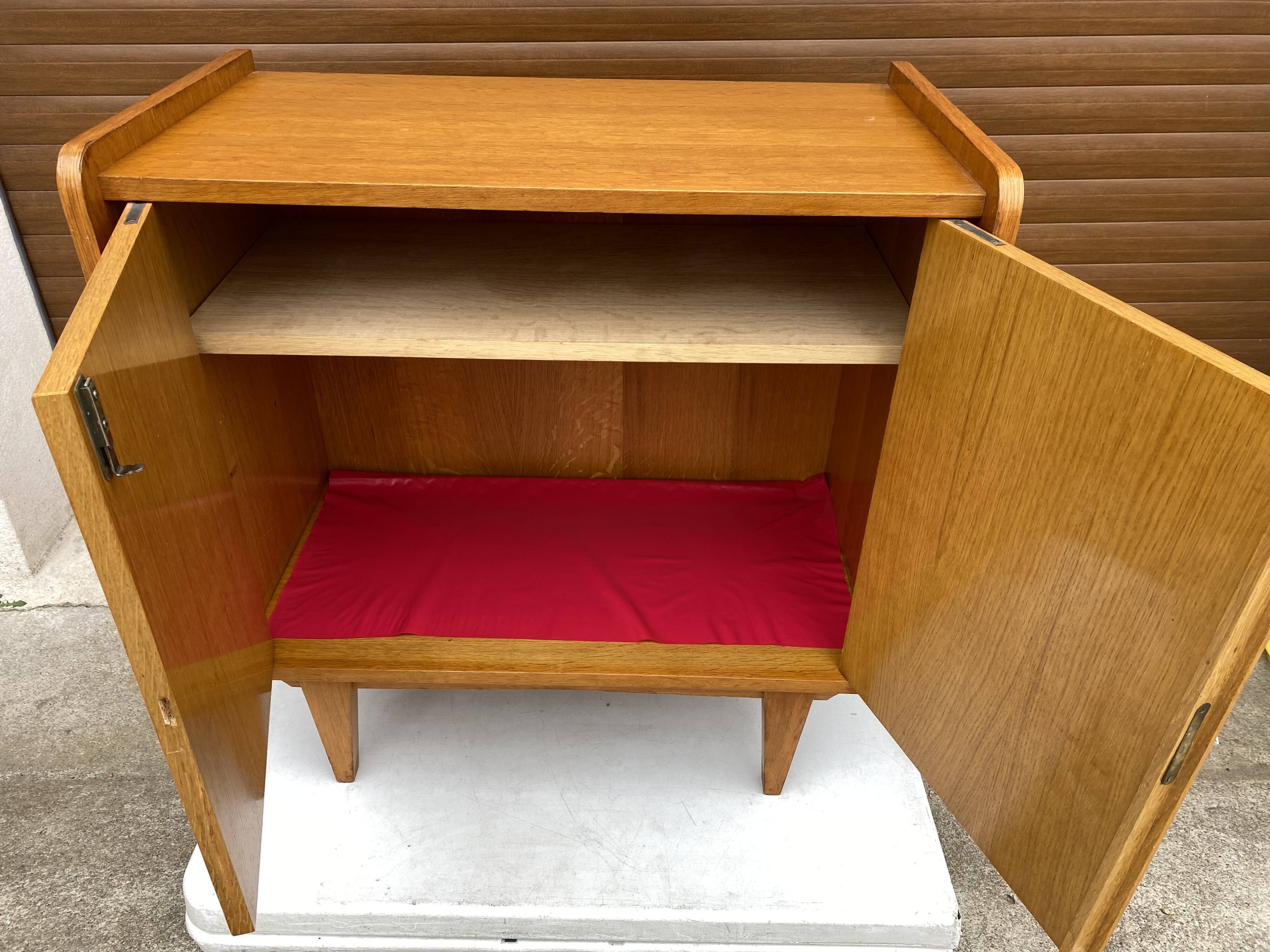 Vintage 2-door sideboard