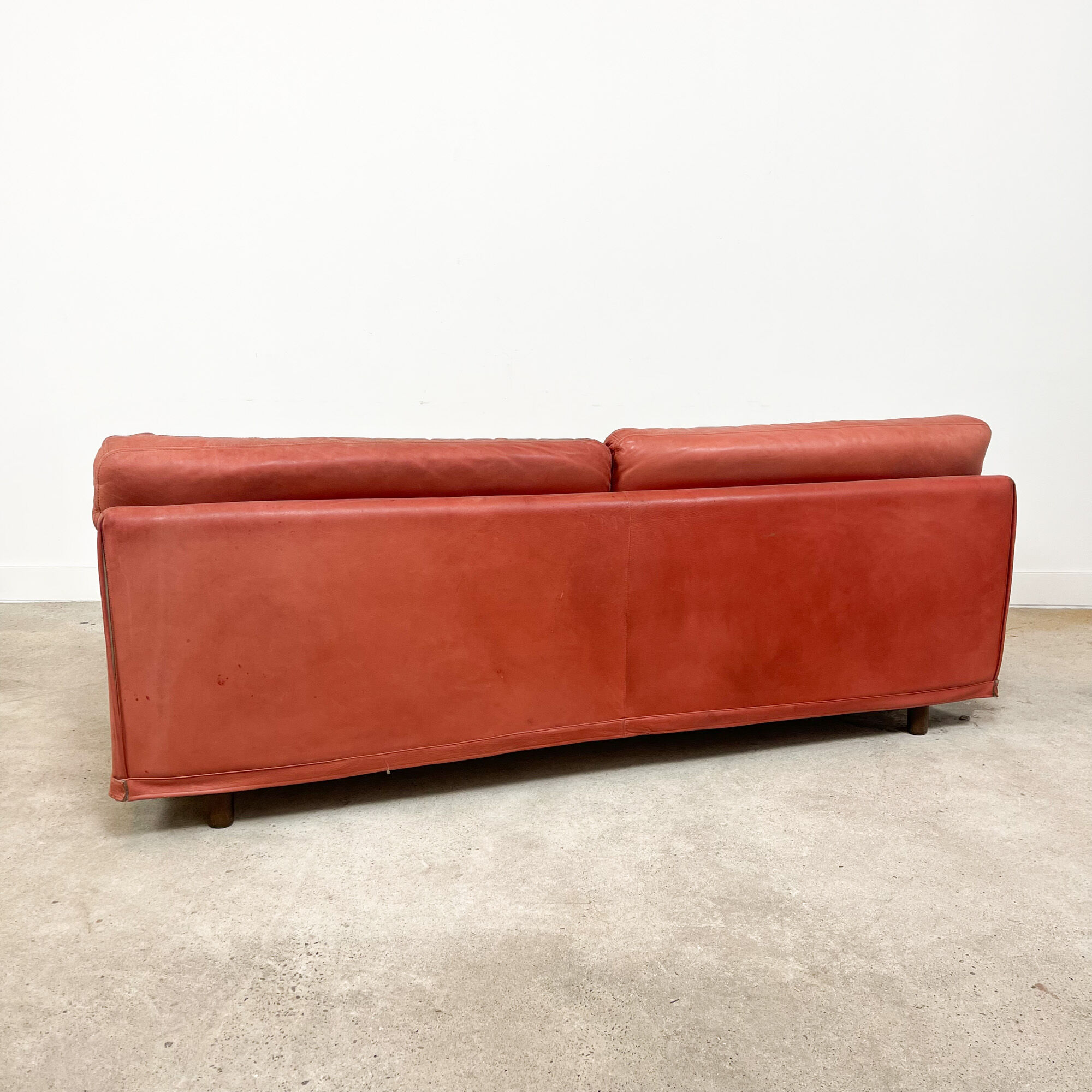 Vintage Red leather sofa by Kenneth Bergenblad model Fredrik for DUX