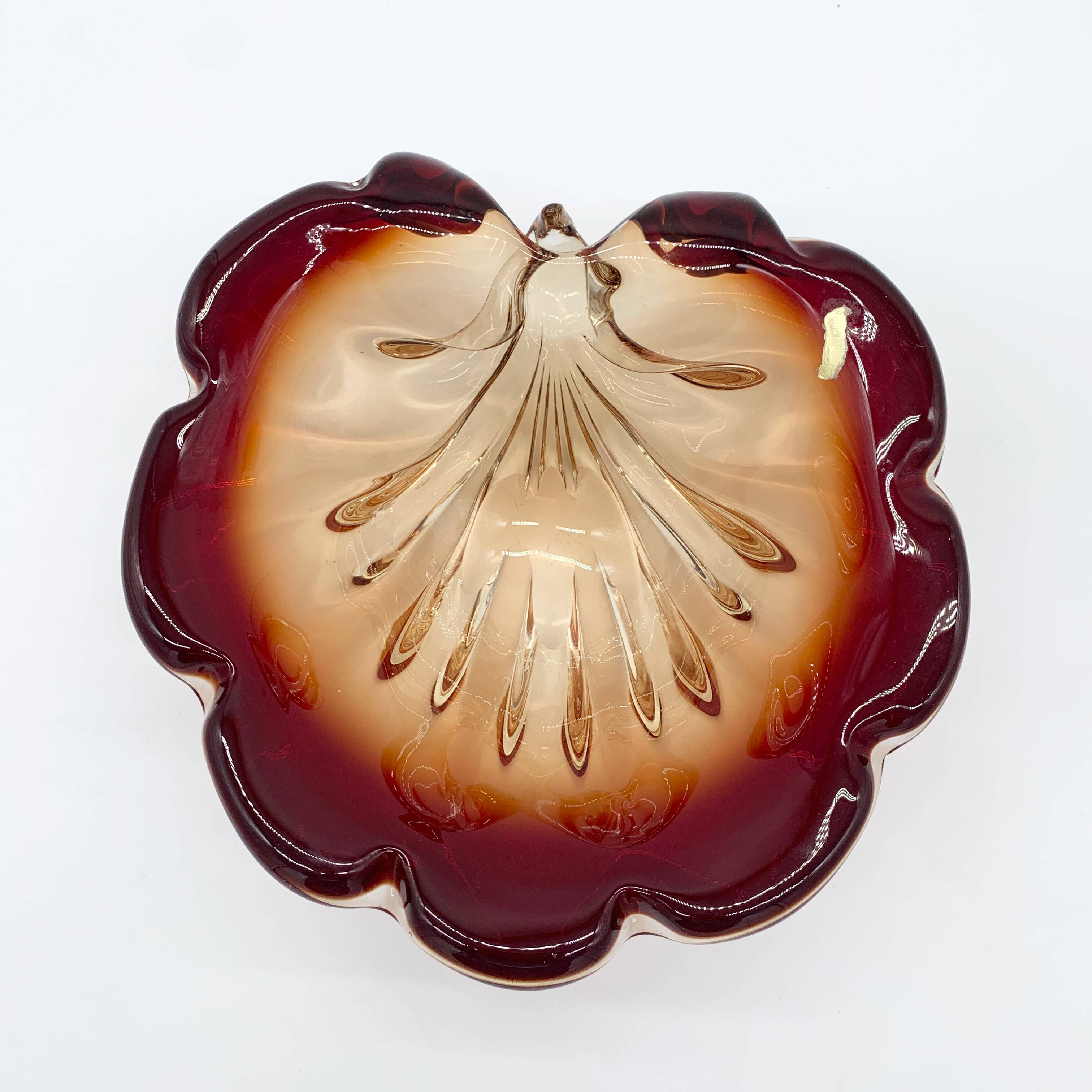 Large vintage Murano glass shell, 1960
