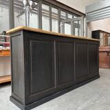 1920s bar counter
