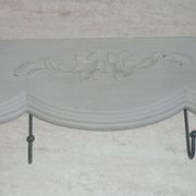 Porte manteaux en bois 4 patères fleurs gris