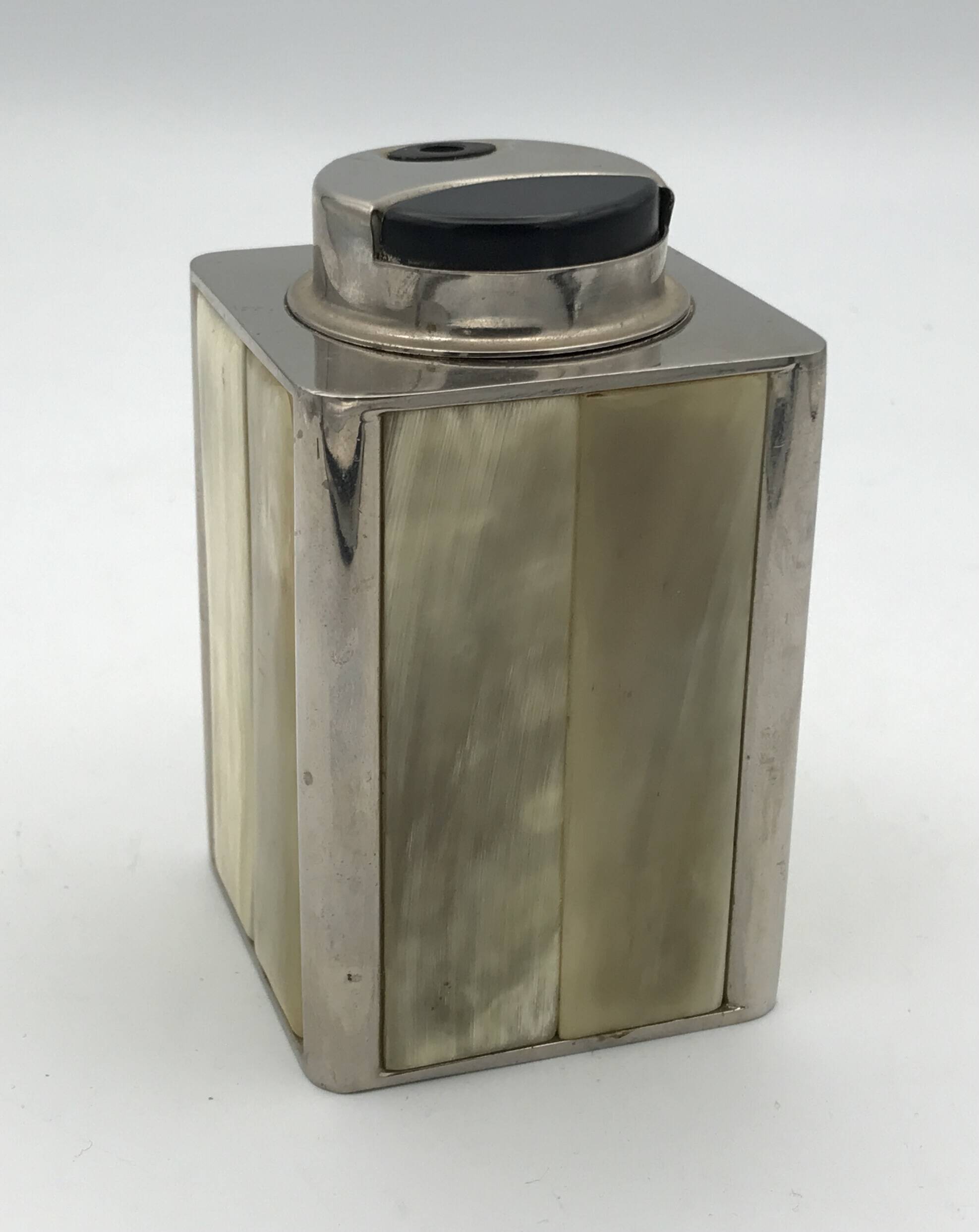 Large Vintage Collection TABLE LIGHTER in chrome-plated metal and horn